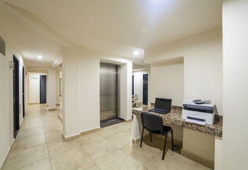 호텔 Mayev Express