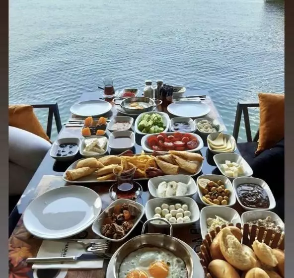 تختخواب و صبحانه Yakamoz Apart