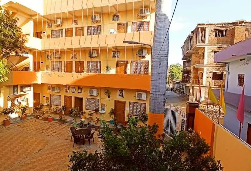 Hotelli Anand Lok Vatika