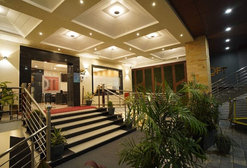 בית מלון כפרי Clarks Inn Purnea