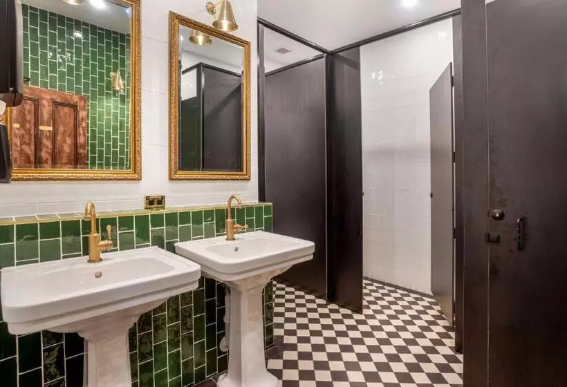 ホテル Metropolitan