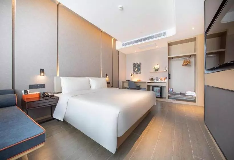 Atour Hotel Wuhan Jinyin Lake
