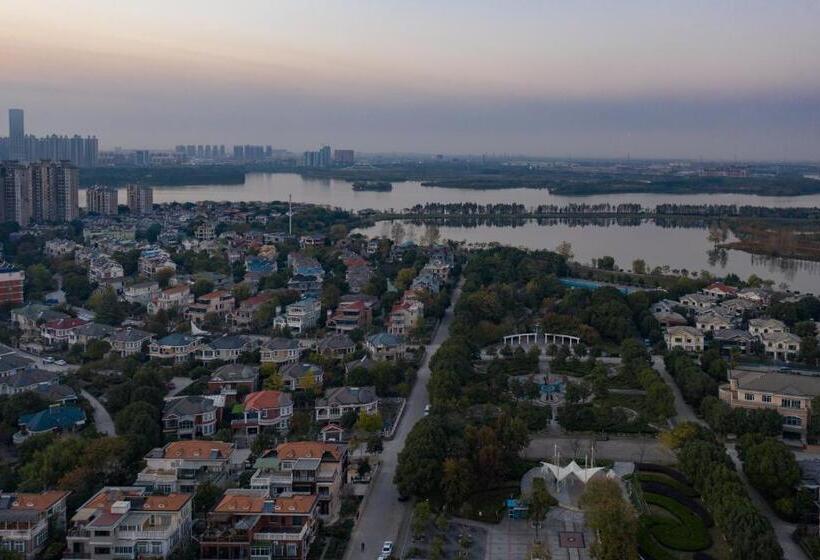 Atour Hotel Wuhan Jinyin Lake