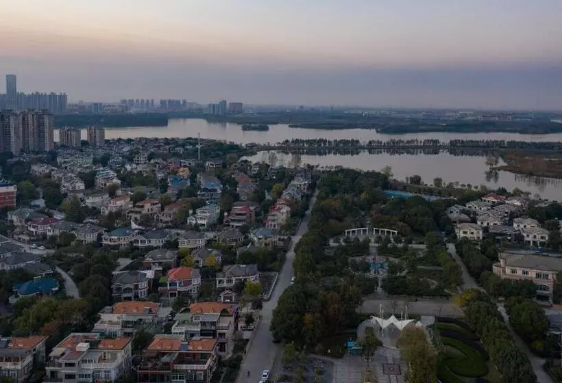 Atour Hotel Wuhan Jinyin Lake