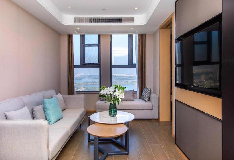 Atour Hotel Wuhan Jinyin Lake