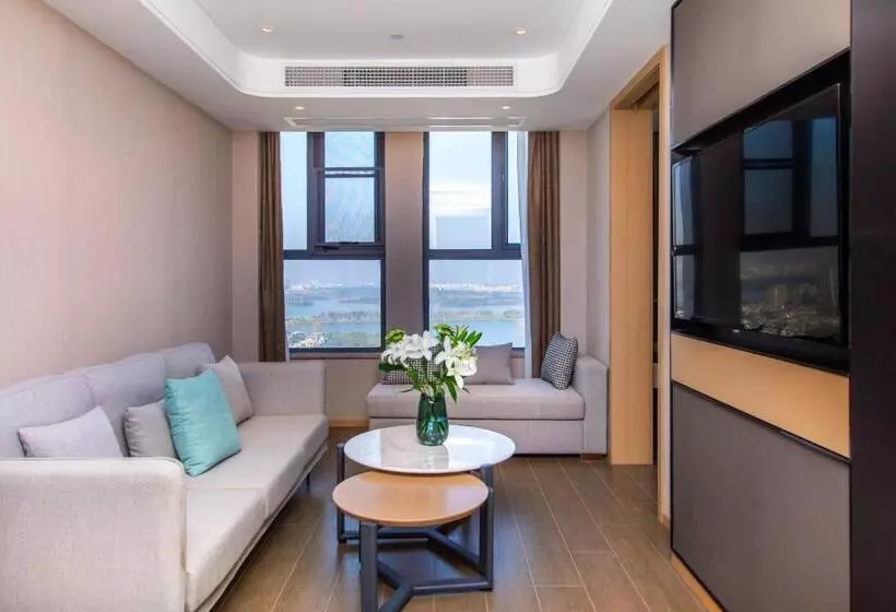 Atour Hotel Wuhan Jinyin Lake