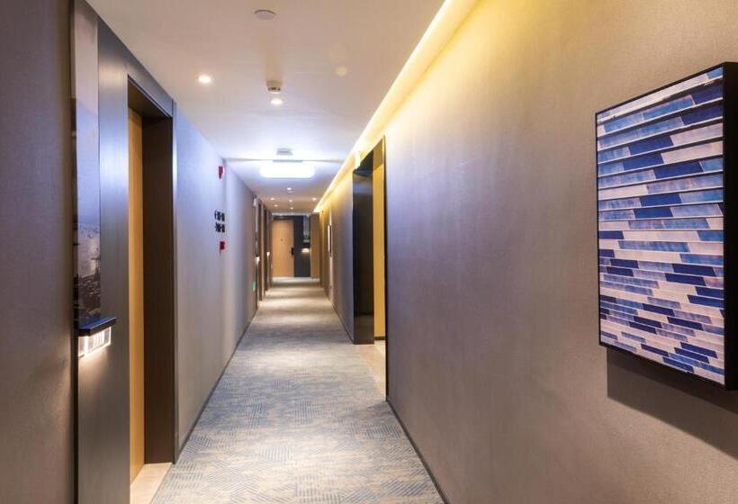 Atour Hotel Wuhan Jinyin Lake