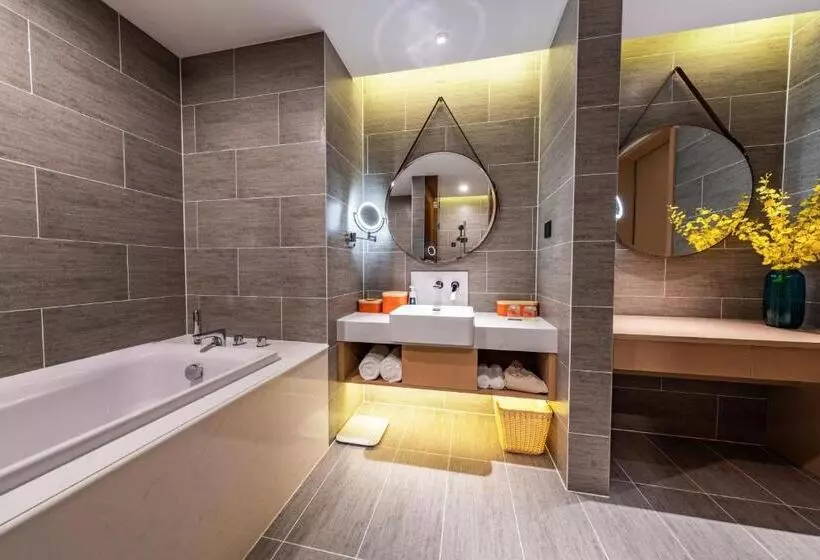 Atour Hotel Wuhan Jinyin Lake
