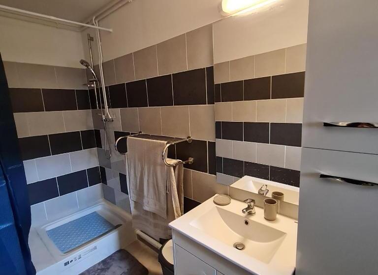 Отель Le Commerce