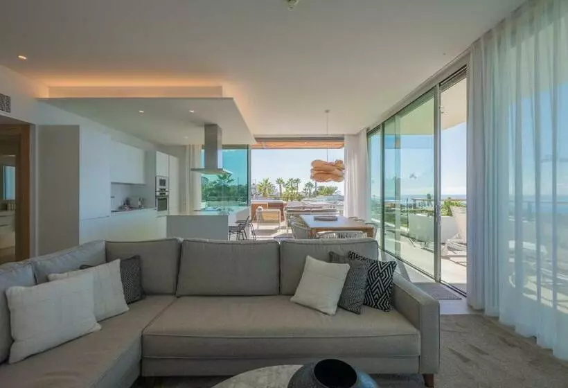 ホテル Los Jardines de Abama Suites