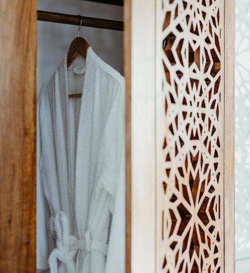 ホテル Lux Marijani Zanzibar