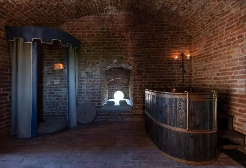 Hotelli Rocca Di Arignano