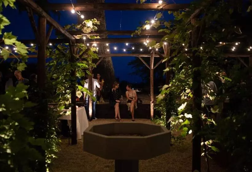 Hotelli Rocca Di Arignano