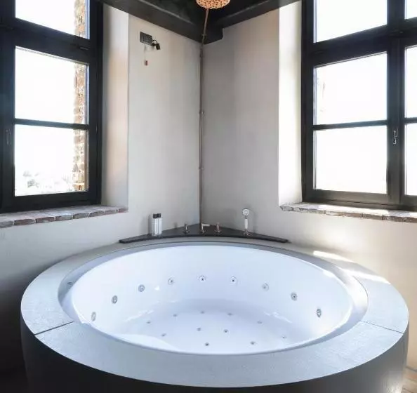 Hotelli Rocca Di Arignano