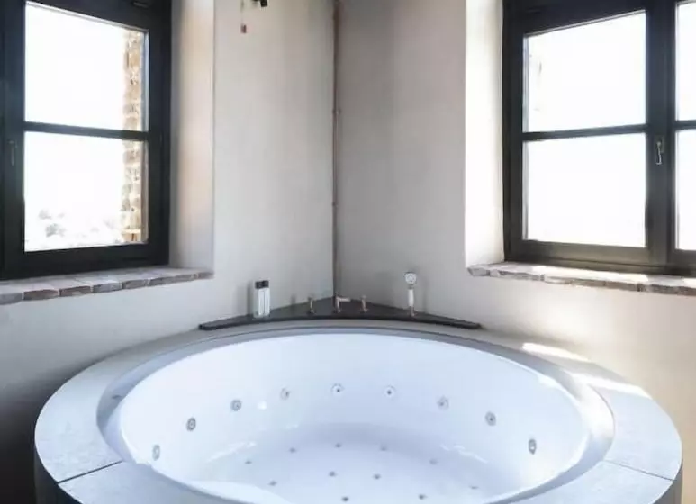 Hotelli Rocca Di Arignano