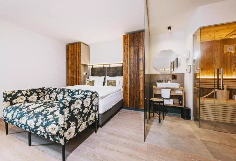 Nikolaus By Avenida Panoramic Wellness Suites