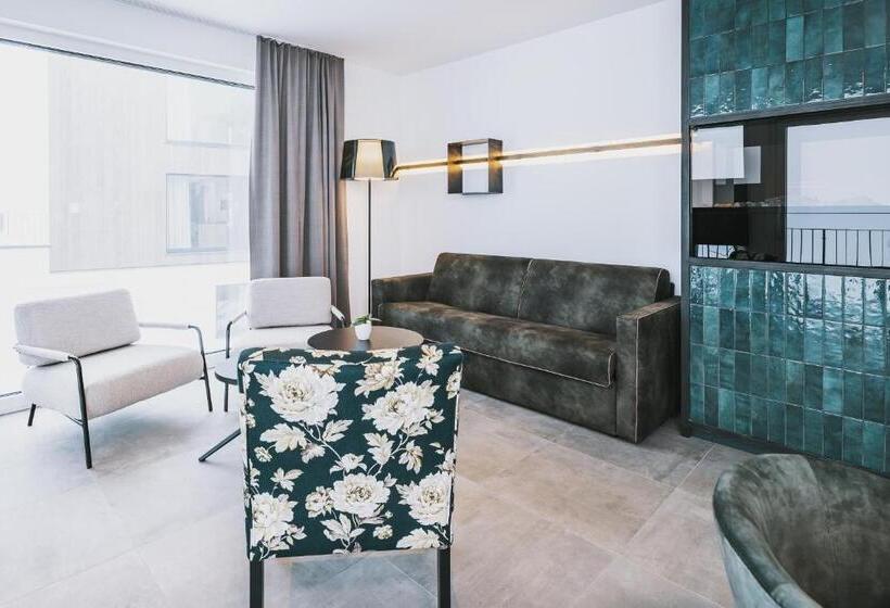 Nikolaus By Avenida Panoramic Wellness Suites