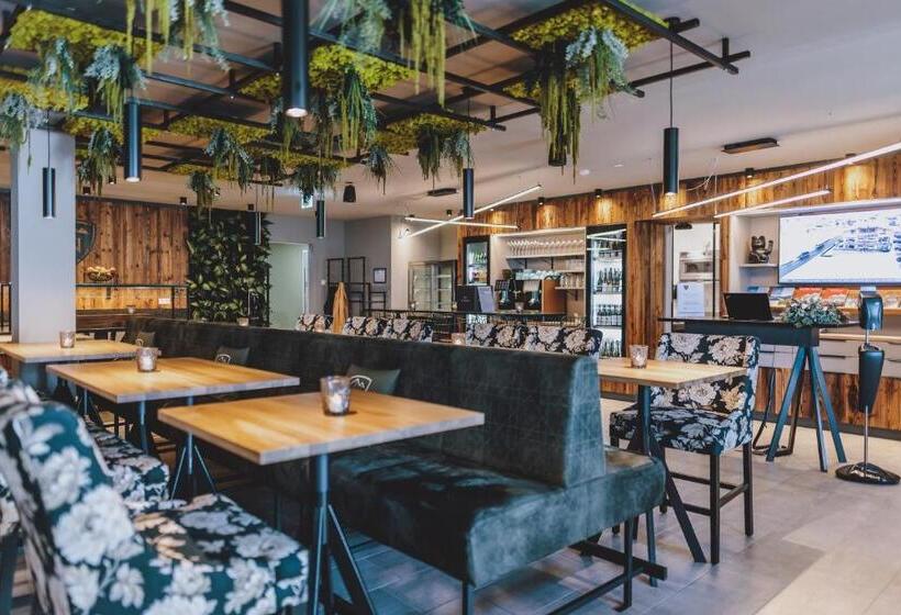 Nikolaus By Avenida Panoramic Wellness Suites