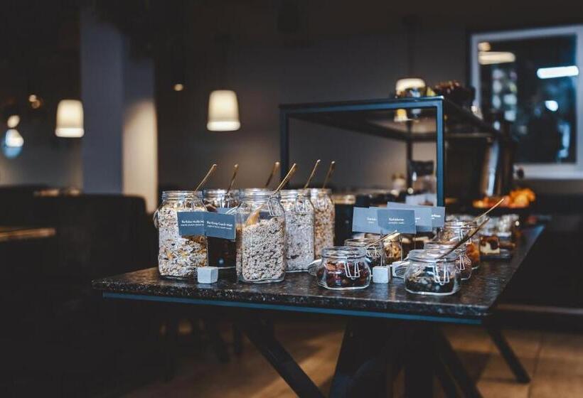 Nikolaus By Avenida Panoramic Wellness Suites