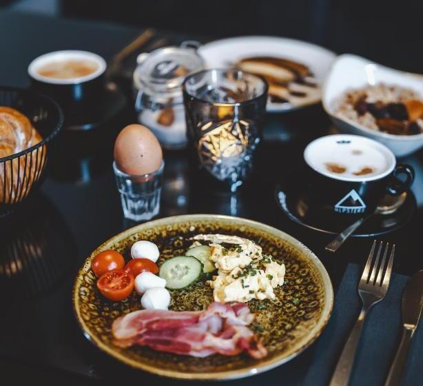 Nikolaus By Avenida Panoramic Wellness Suites