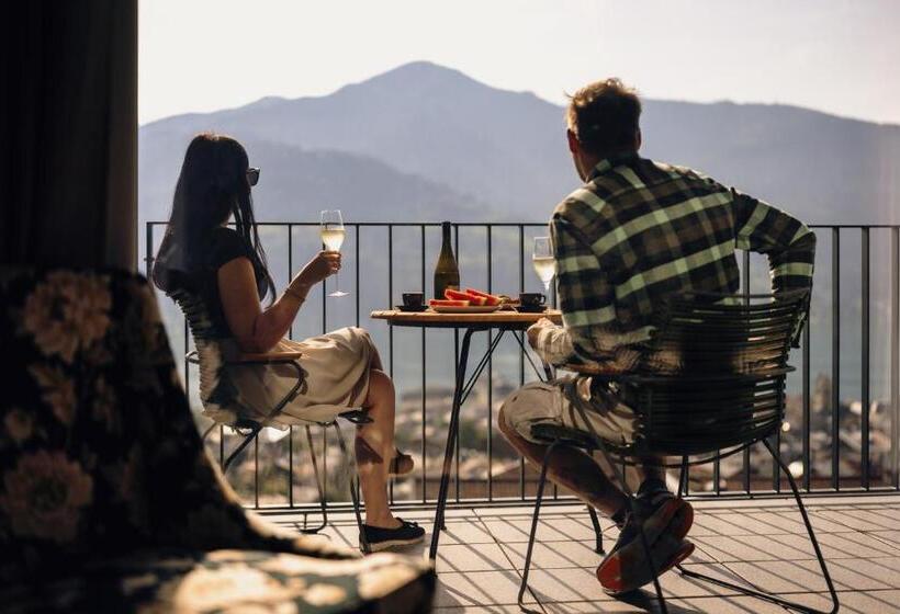 Nikolaus By Avenida Panoramic Wellness Suites