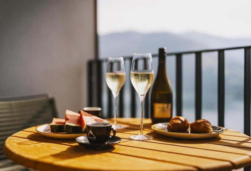 Nikolaus By Avenida Panoramic Wellness Suites