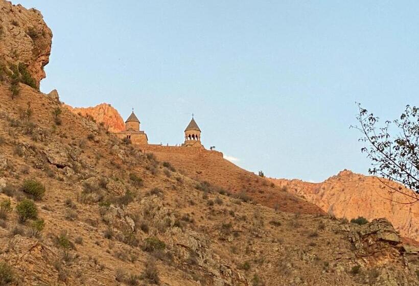 پانسیون Siran Guest House