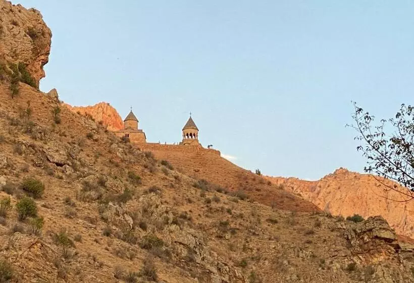 پانسیون Siran Guest House