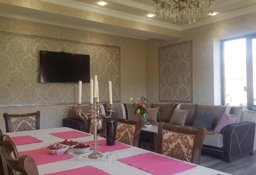 پانسیون Siran Guest House