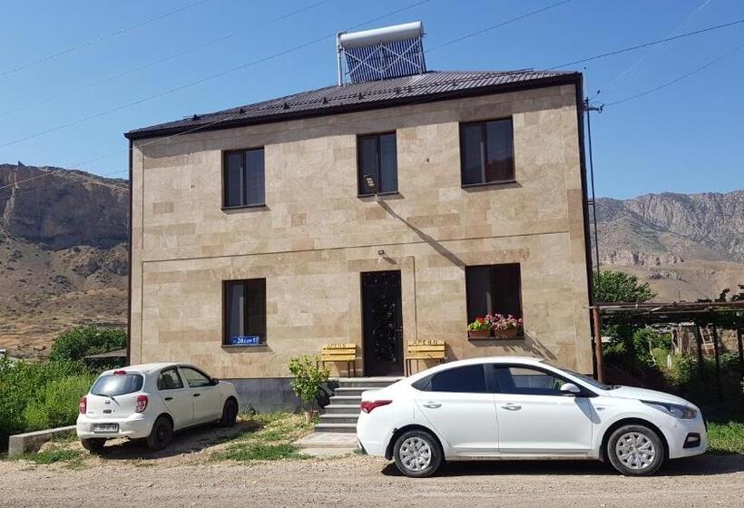 پانسیون Siran Guest House