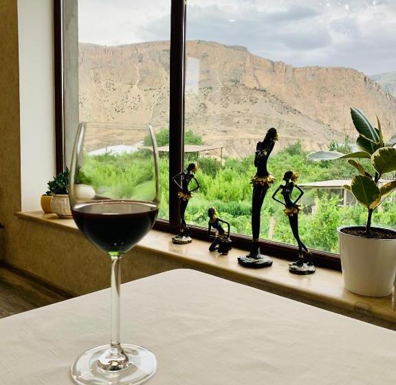 پانسیون Siran Guest House