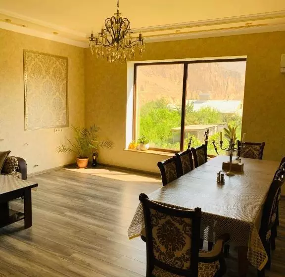 پانسیون Siran Guest House