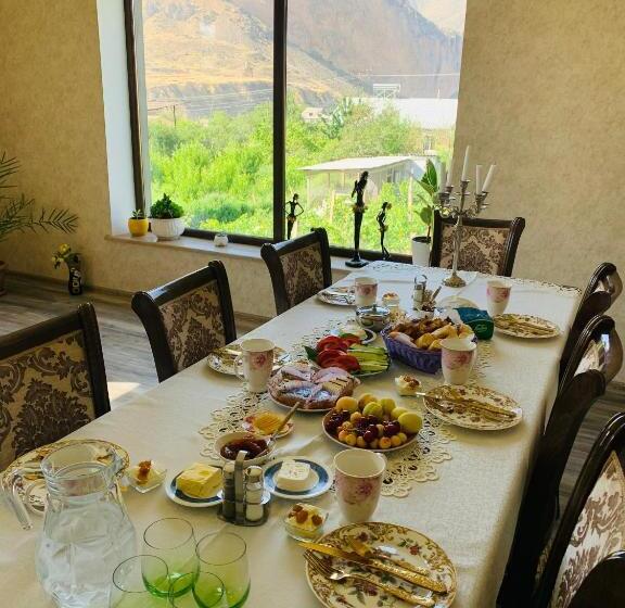 پانسیون Siran Guest House