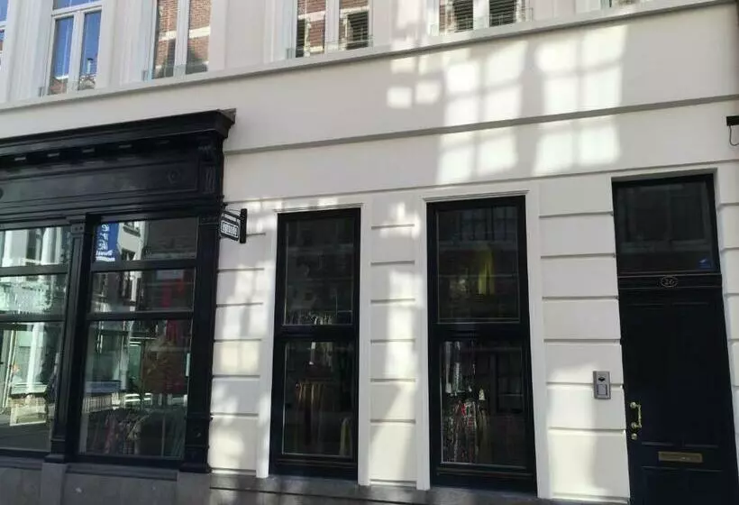 هتل Antwerp Business Suites