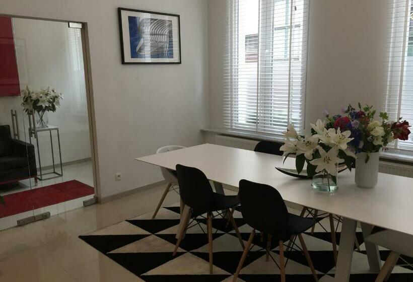 هتل Antwerp Business Suites