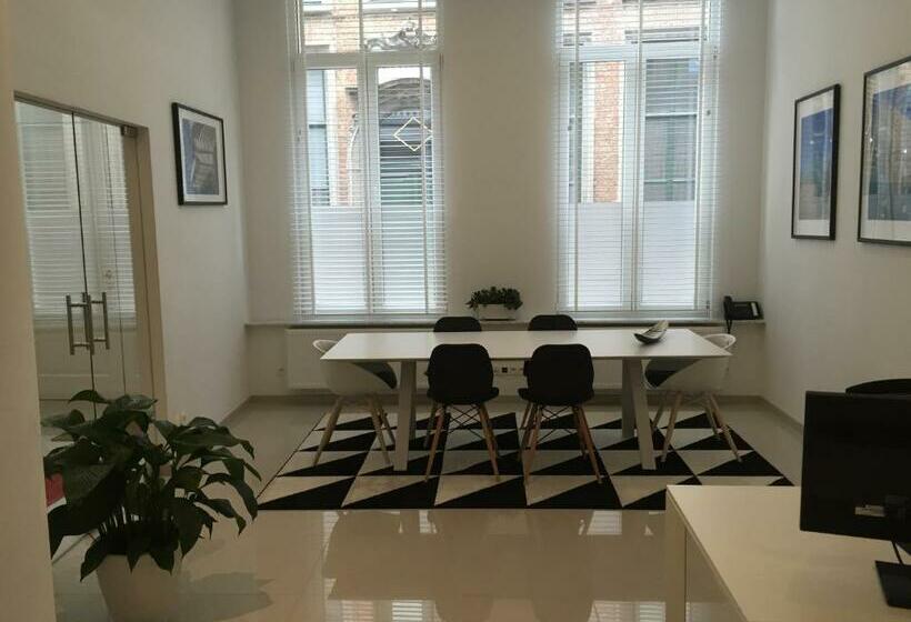هتل Antwerp Business Suites
