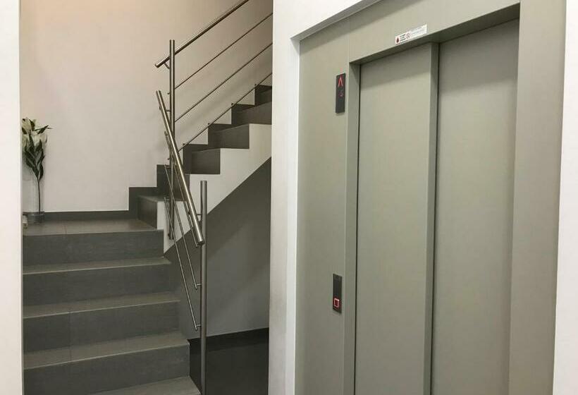 هتل Antwerp Business Suites