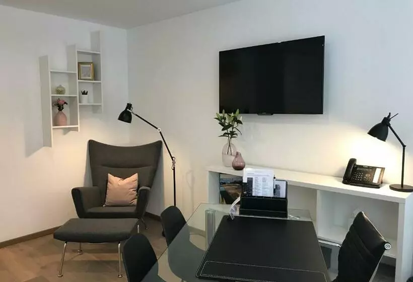 هتل Antwerp Business Suites