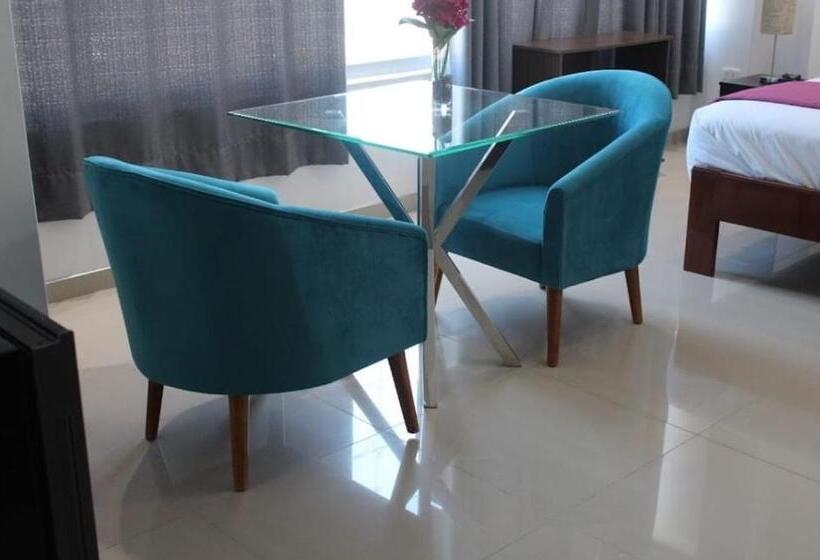 Отель Golden Sky