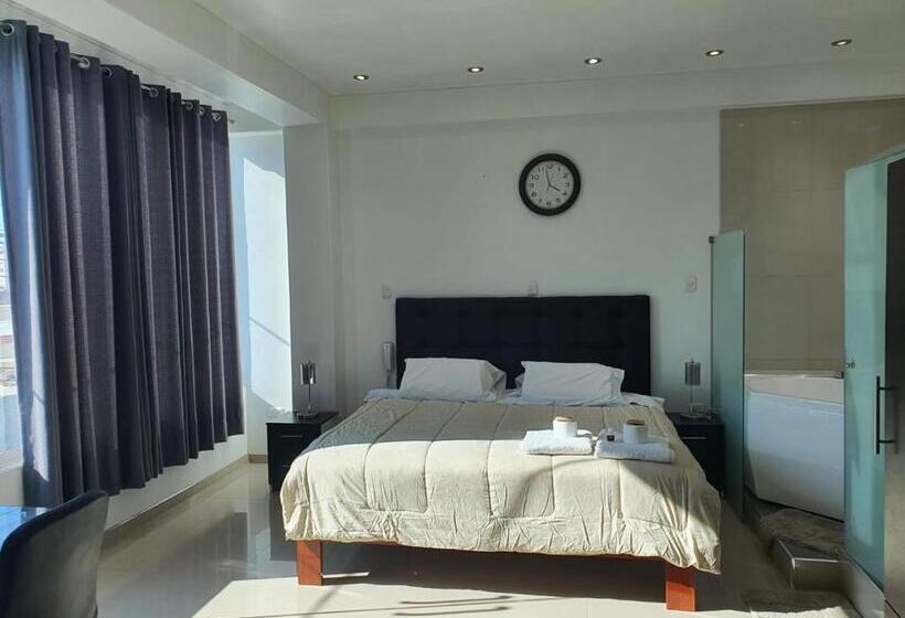 Отель Golden Sky