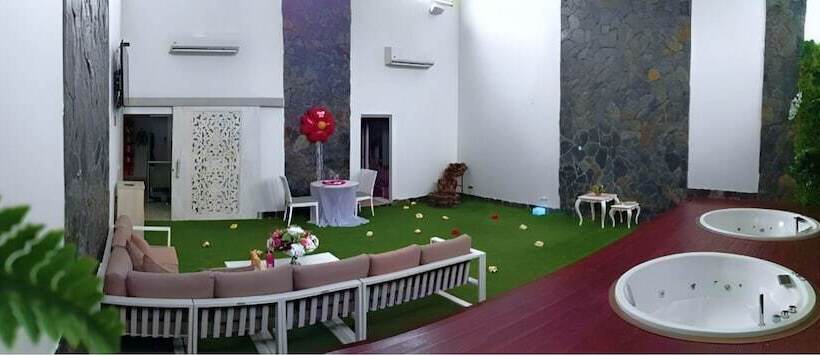 Отель Habana Real