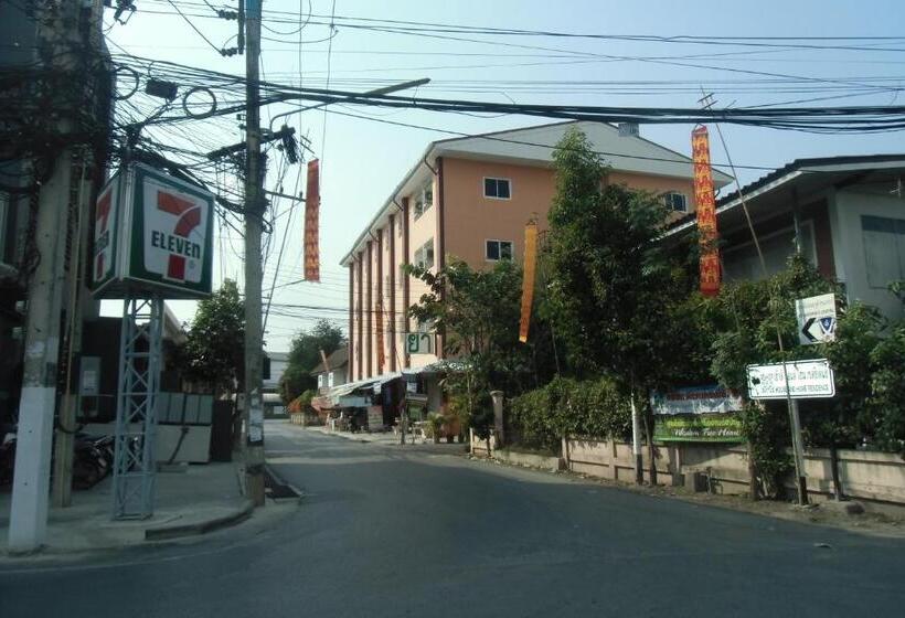 پانسیون Chanaporn Place