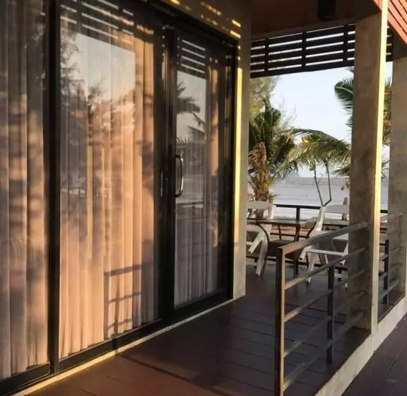 Windy Seaview Resort