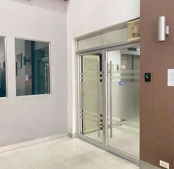 ユースホステル Rangsit Apartment I