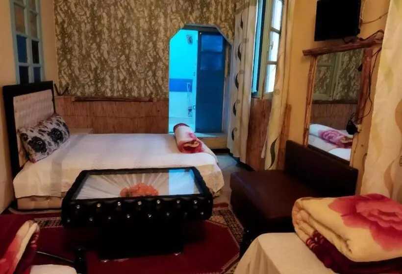 Retkeilymaja Riad Dar Karaz