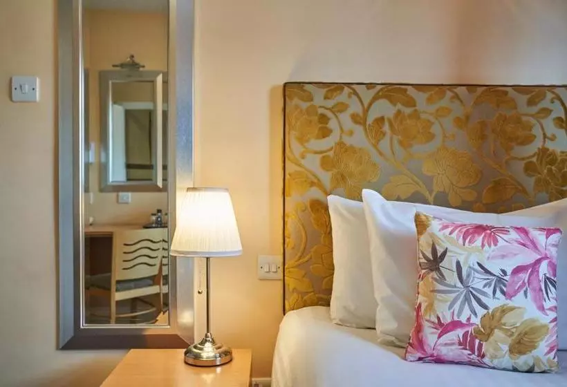 Antoinette Hotel Wimbledon