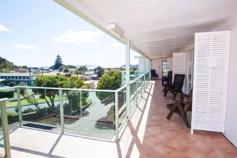 هتل Admirals View Lodge