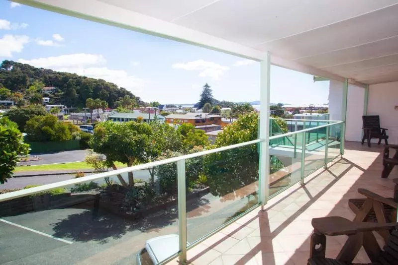 هتل Admirals View Lodge