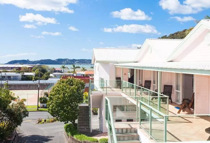 هتل Admirals View Lodge