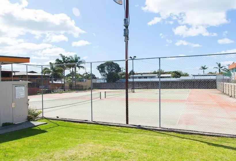 هتل Admirals View Lodge